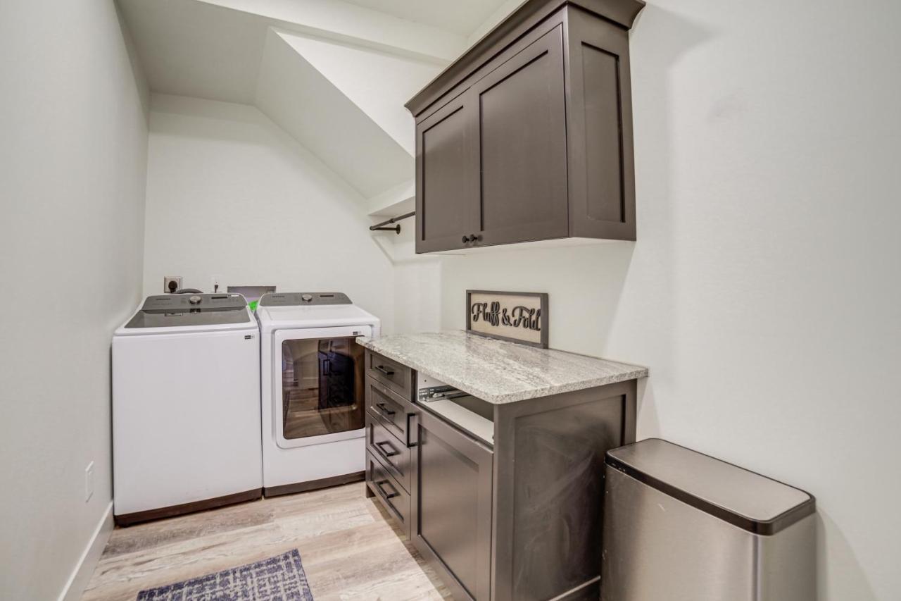 Teton Valley Getaway With Private Deck And Hot Tub! Ештон Екстер'єр фото